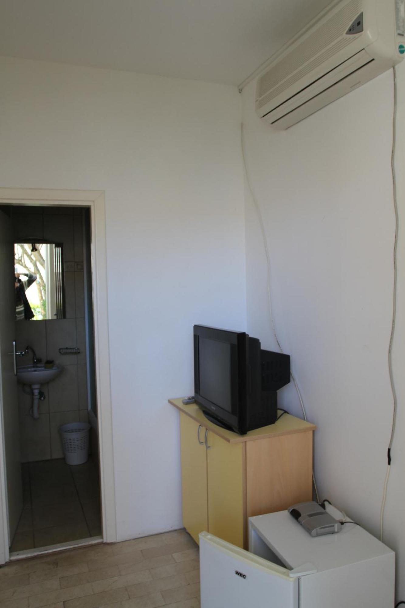 Apartments Popovic Petrovac Екстер'єр фото