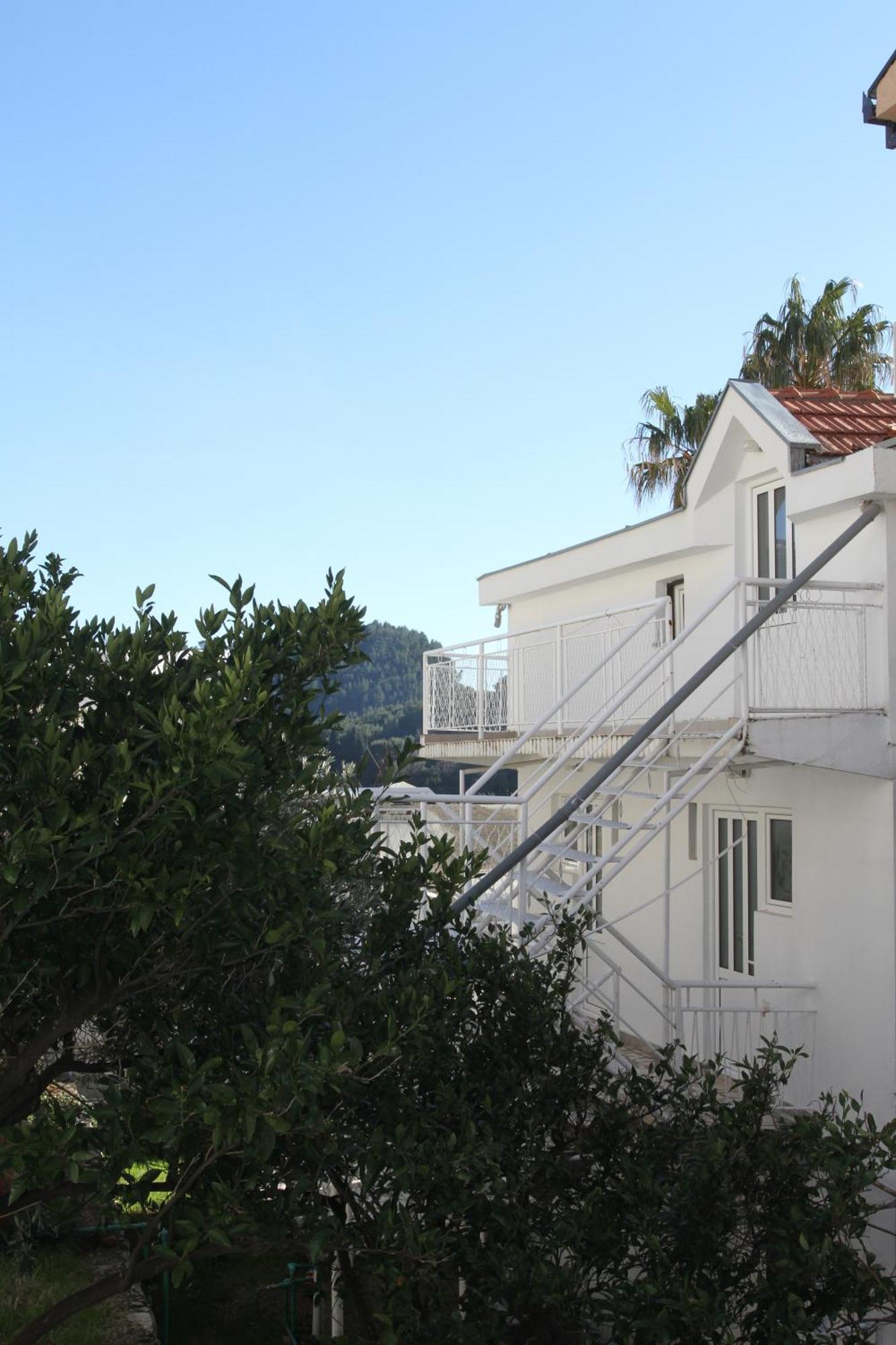 Apartments Popovic Petrovac Екстер'єр фото