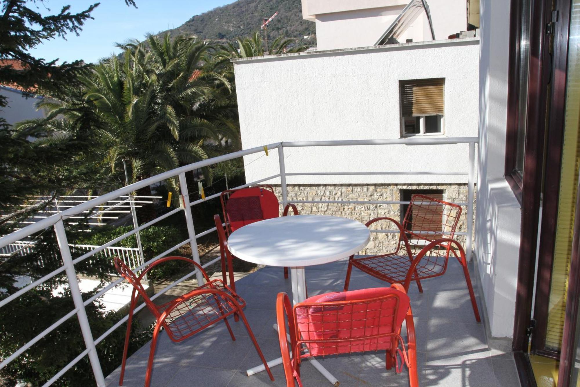 Apartments Popovic Petrovac Екстер'єр фото