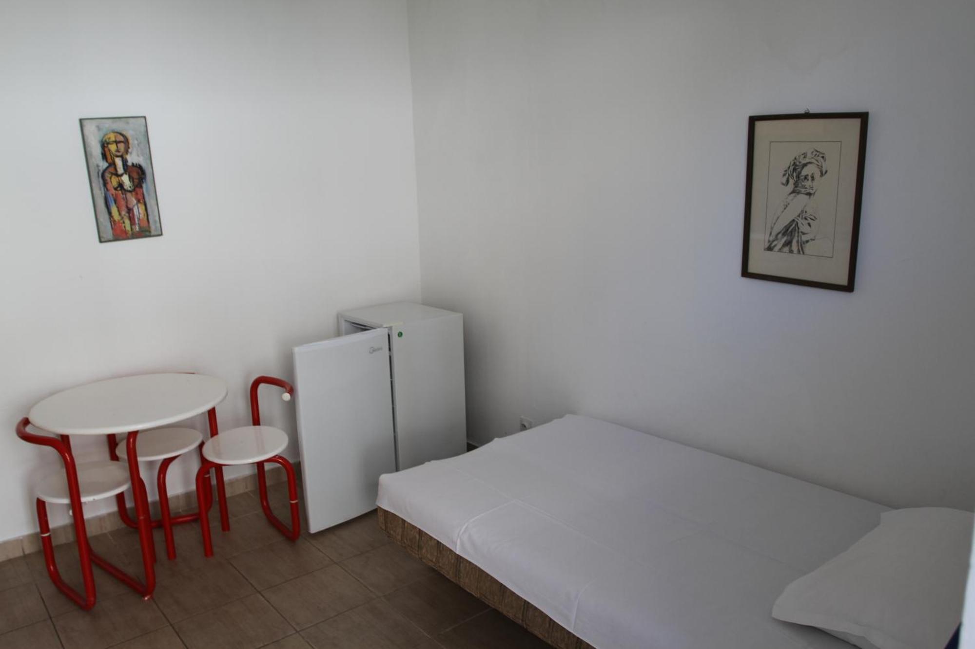 Apartments Popovic Petrovac Екстер'єр фото