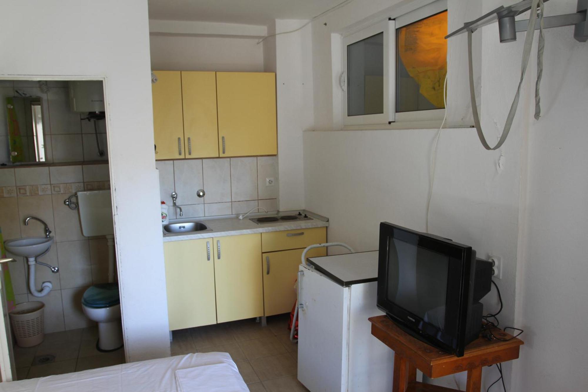 Apartments Popovic Petrovac Екстер'єр фото